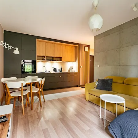 Apartment Front Park Motlawa With Garden By Bookinghost
